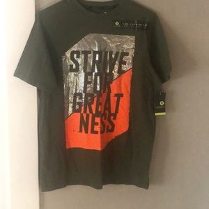 XERSION SHORT SLEEVE GREEN T-SHIRT